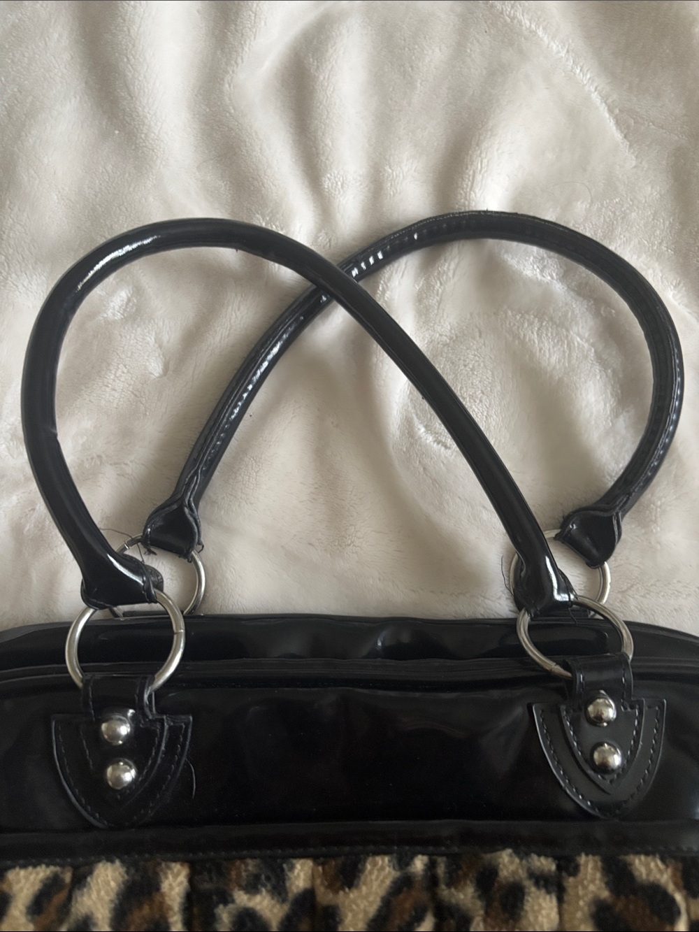 Lux de Ville Rockabilly Black Patent Satchel with Leopard Accent - Picture 4 of 4